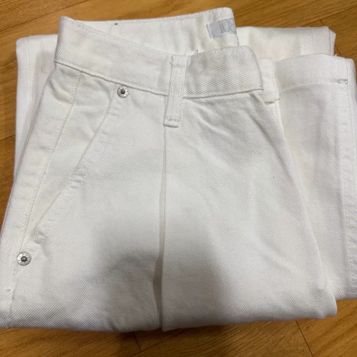 108パウンド Pleated Jean