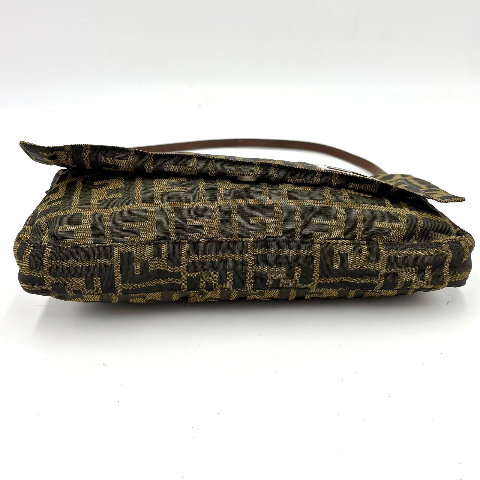 FENDI フェンディ ズッカ柄 FF金具 ショルダーバッグ アクセサリー