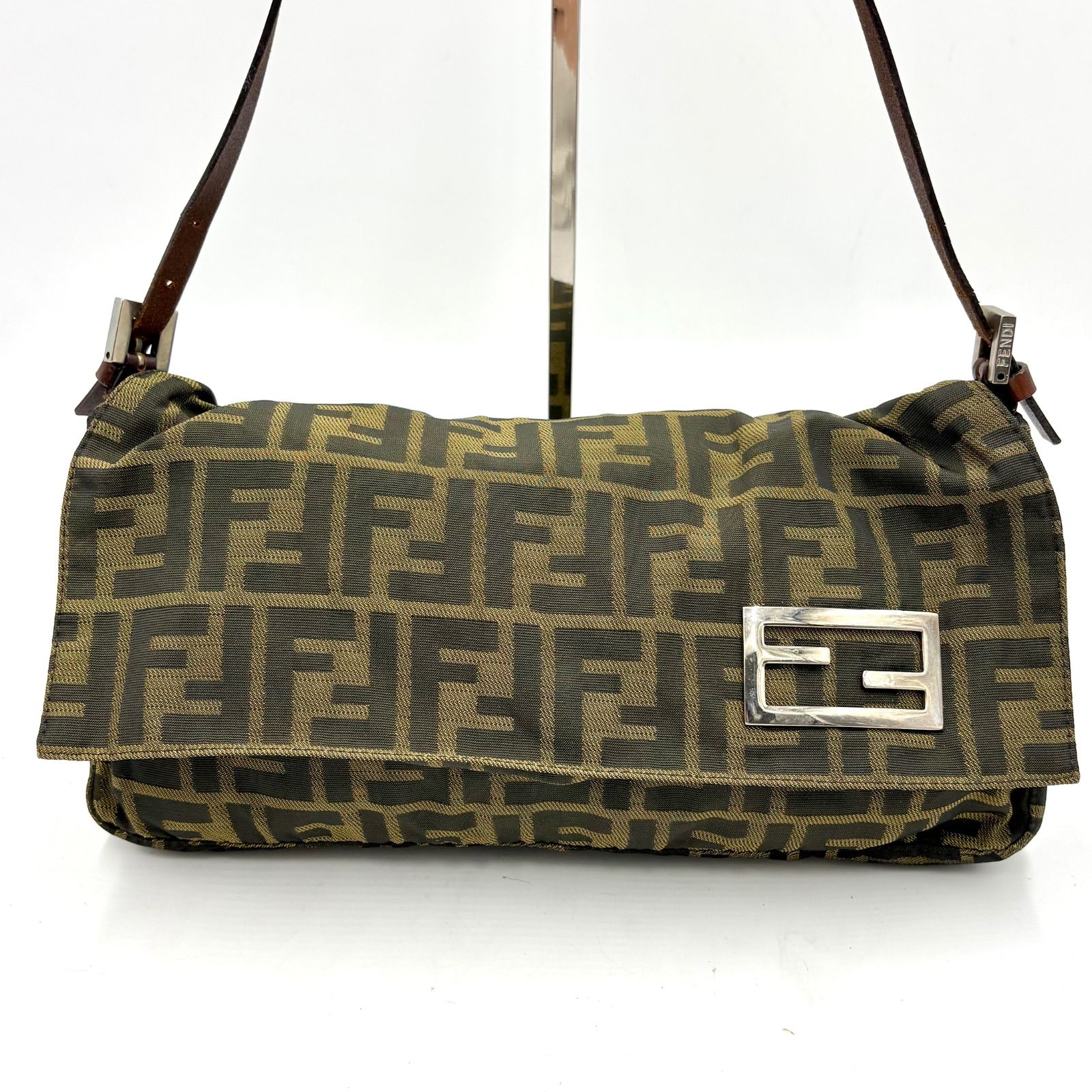 FENDI フェンディ ズッカ柄 FF金具 ショルダーバッグ アクセサリー 