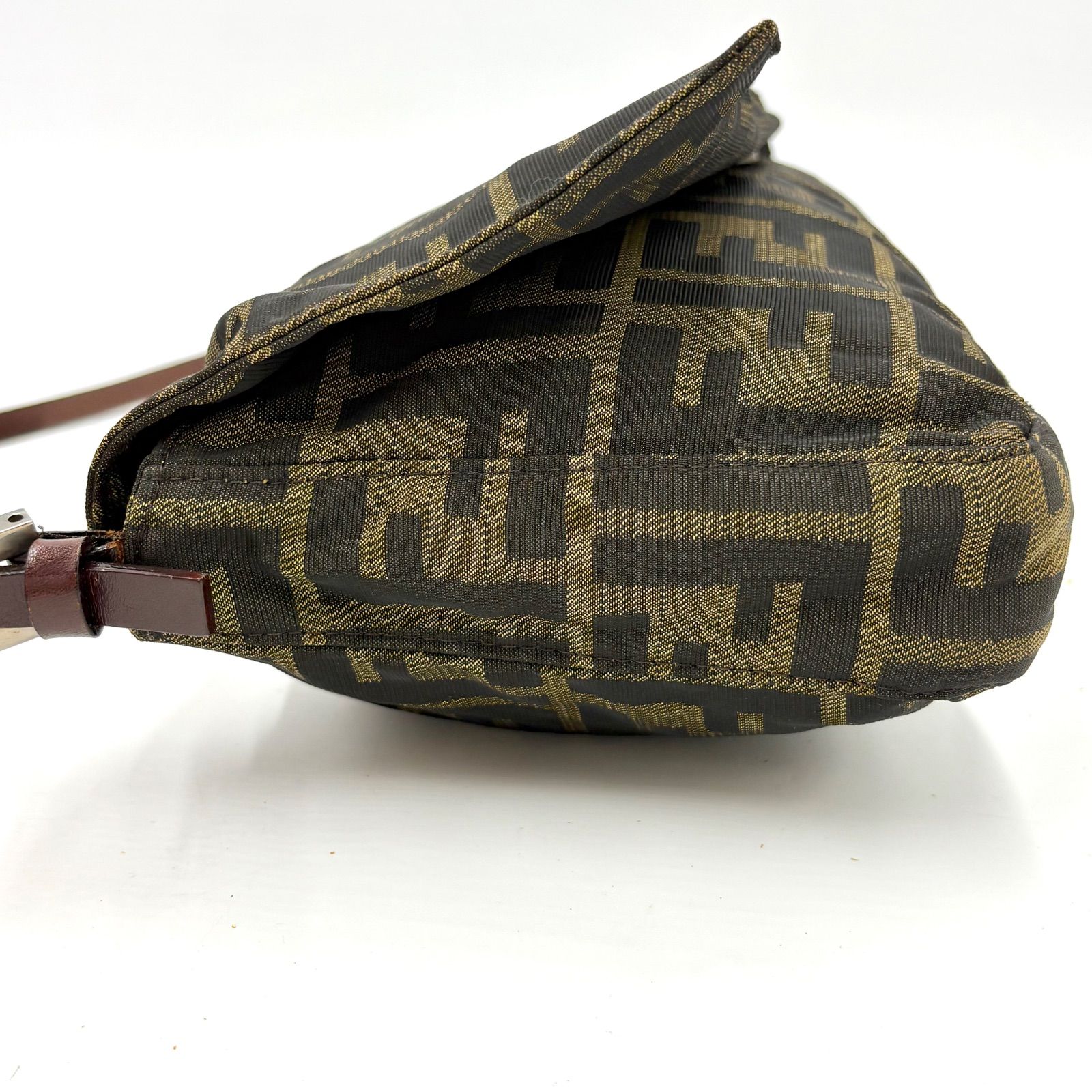 FENDI フェンディ ズッカ柄 FF金具 ショルダーバッグ アクセサリー