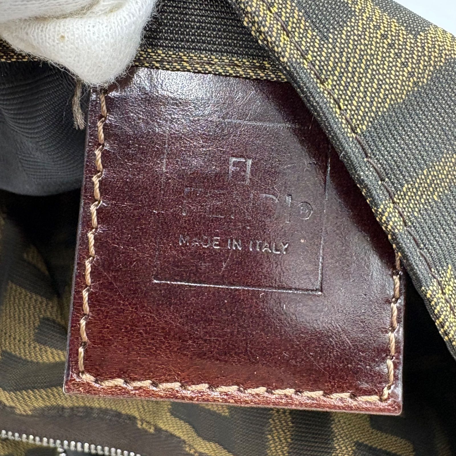 FENDI フェンディ ズッカ柄 FF金具 ショルダーバッグ アクセサリー