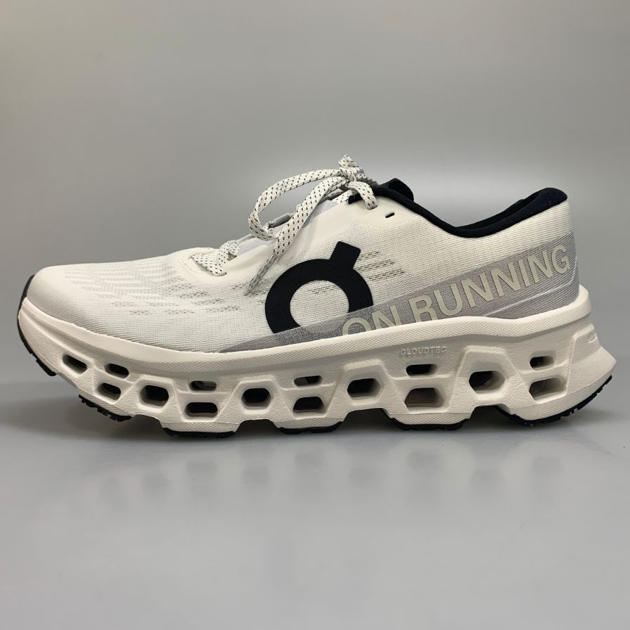 オン ランニングシューズ クラウドモンスター3 ホワイト【AFC30】【中古】 オン ランニングシューズ クラウドモンスター3 ホワイト【AFC30