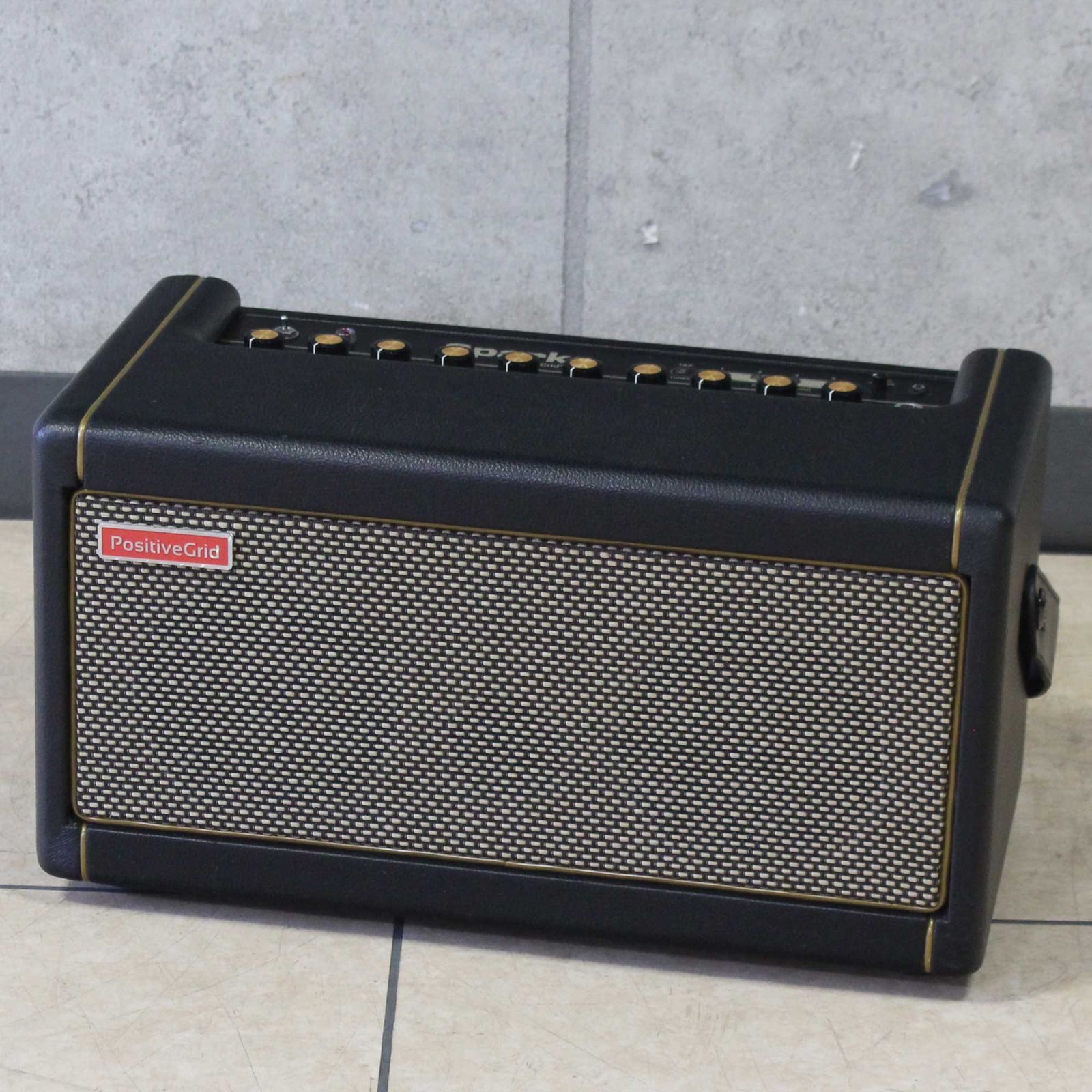 中古 Positive Grid Spark 40 Positive Grid社が練習やジャムのために開発した40Wのコンパクトアンプ