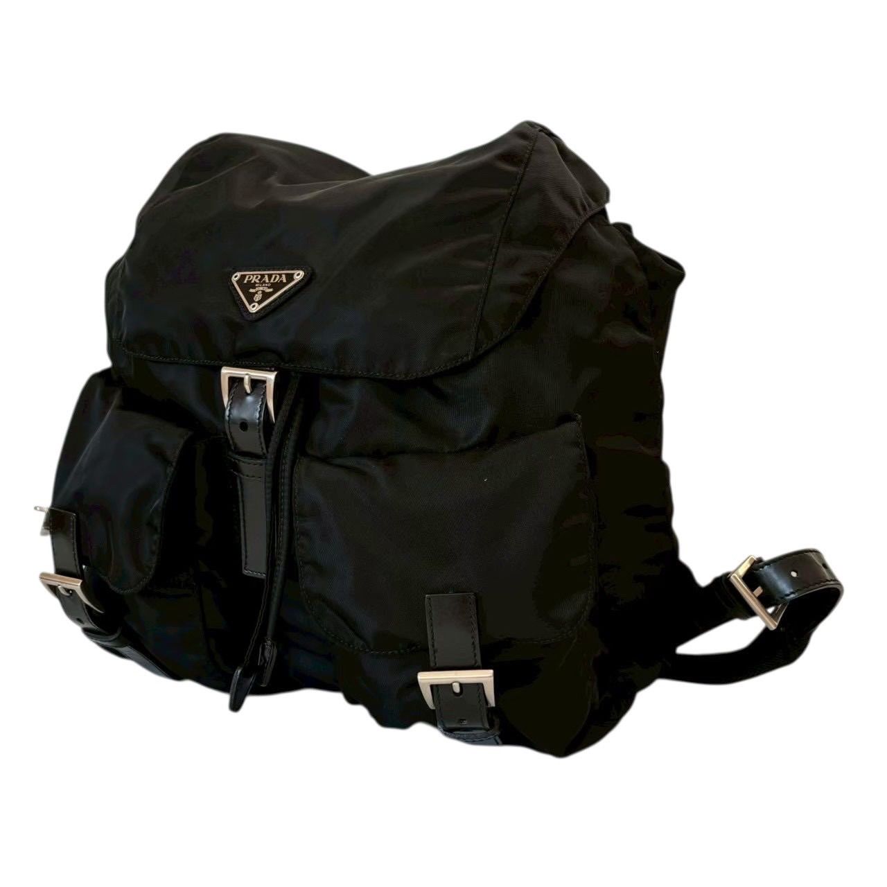 PRADA プラダ リュックサック 黒 ブラック B6677F ロゴプレート シルバー金具 ヴィンテージ バックパック バック レディース