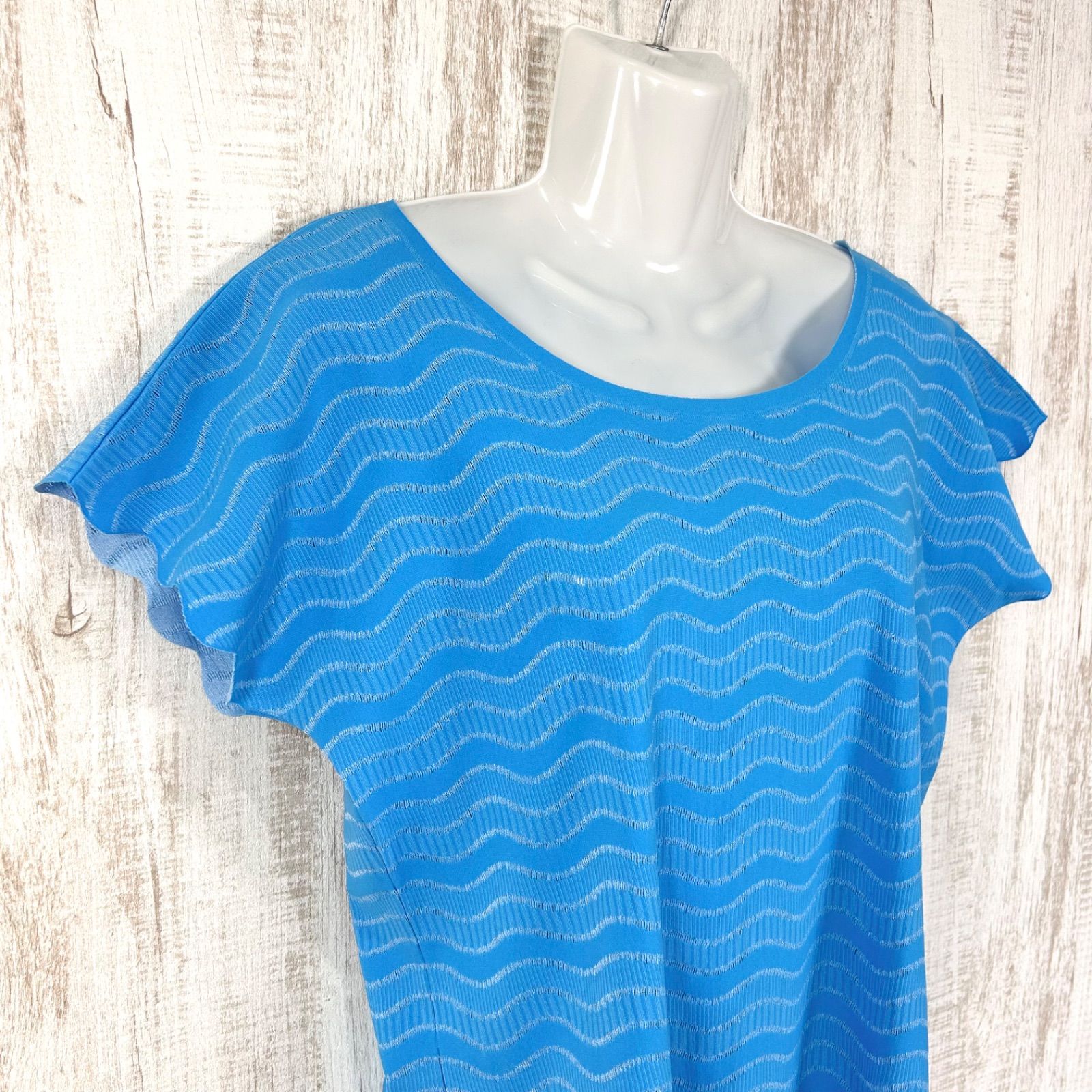 PLEATS PLEASE ISSEY MIYAKE トップス青半袖 レア 極美品 ISSEY MIYAKE