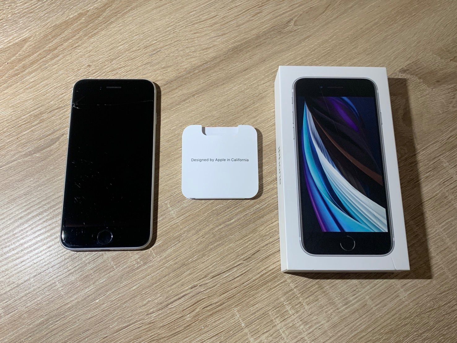 0555 iPhone SE 第二世代 64GB ホワイト 【ネ】 - メルカリ