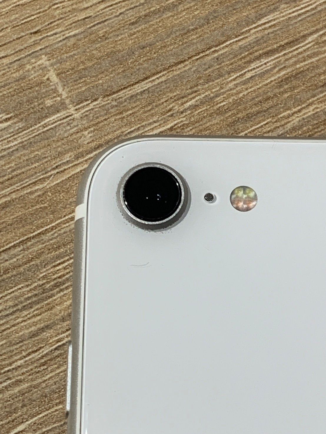0555 iPhone SE 第二世代 64GB ホワイト 【ネ】 - メルカリ