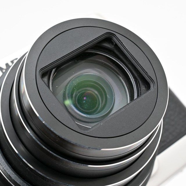 ＜良品＞ OLYMPUS STYLUS SH-1 シルバー｜光学24倍ズーム オリンパス、PEN風デザインの光学24倍ズーム「STYLUS SH-1」 - 価格.com