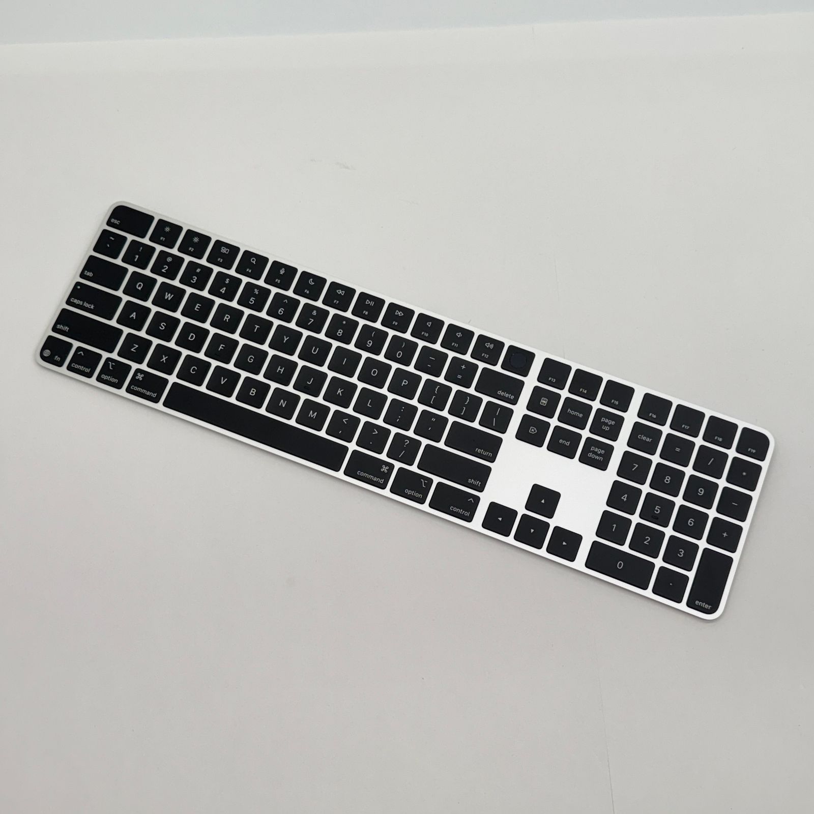 美品 Apple Touch ID搭載 Magic Keyboard（テンキー付き）US配列 