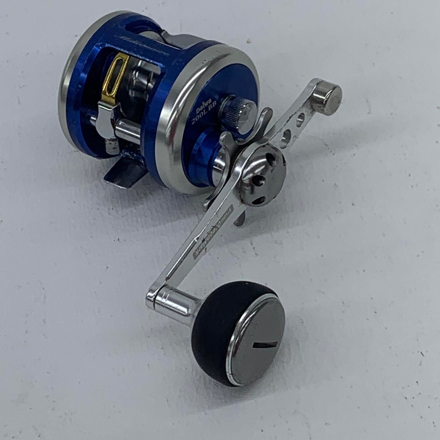 【★加古川物流】中古 ダイワ　ブルーバッカー　ベイエリアスペシャル　200L　BB°°【85】