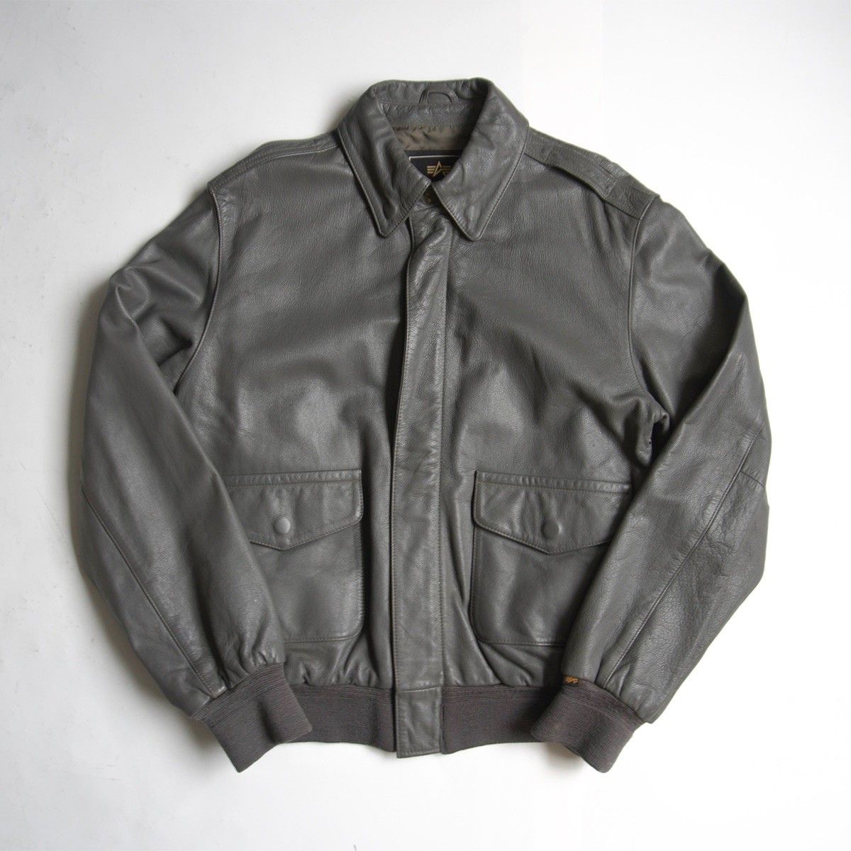 雰囲気抜群】ALPHA INDUSTRIES【A-2 レザー フライトジャケット】M