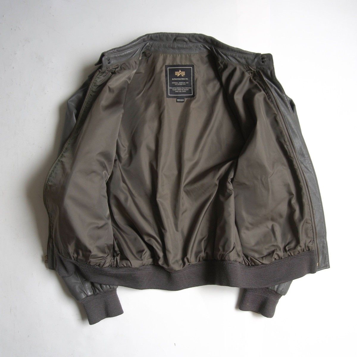 ALPHA INDUSTRIES レザー フライトジャケット A-2 雰囲気抜群】ALPHA INDUSTRIES【A-2 レザー フライトジャケット】M
