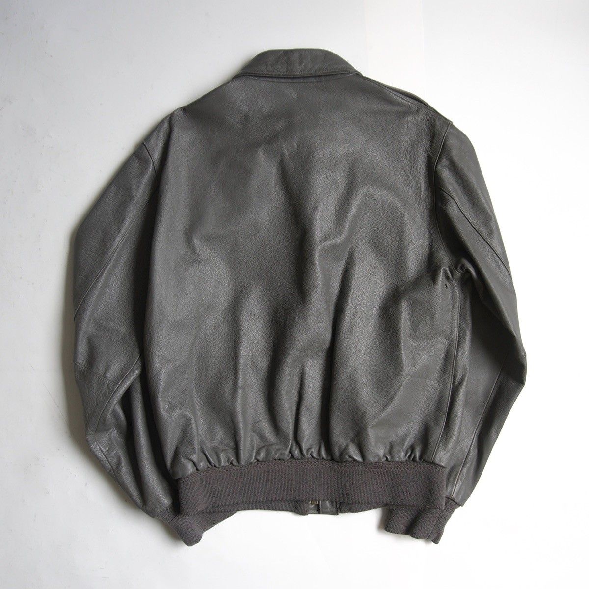 雰囲気抜群】ALPHA INDUSTRIES【A-2 レザー フライトジャケット】M