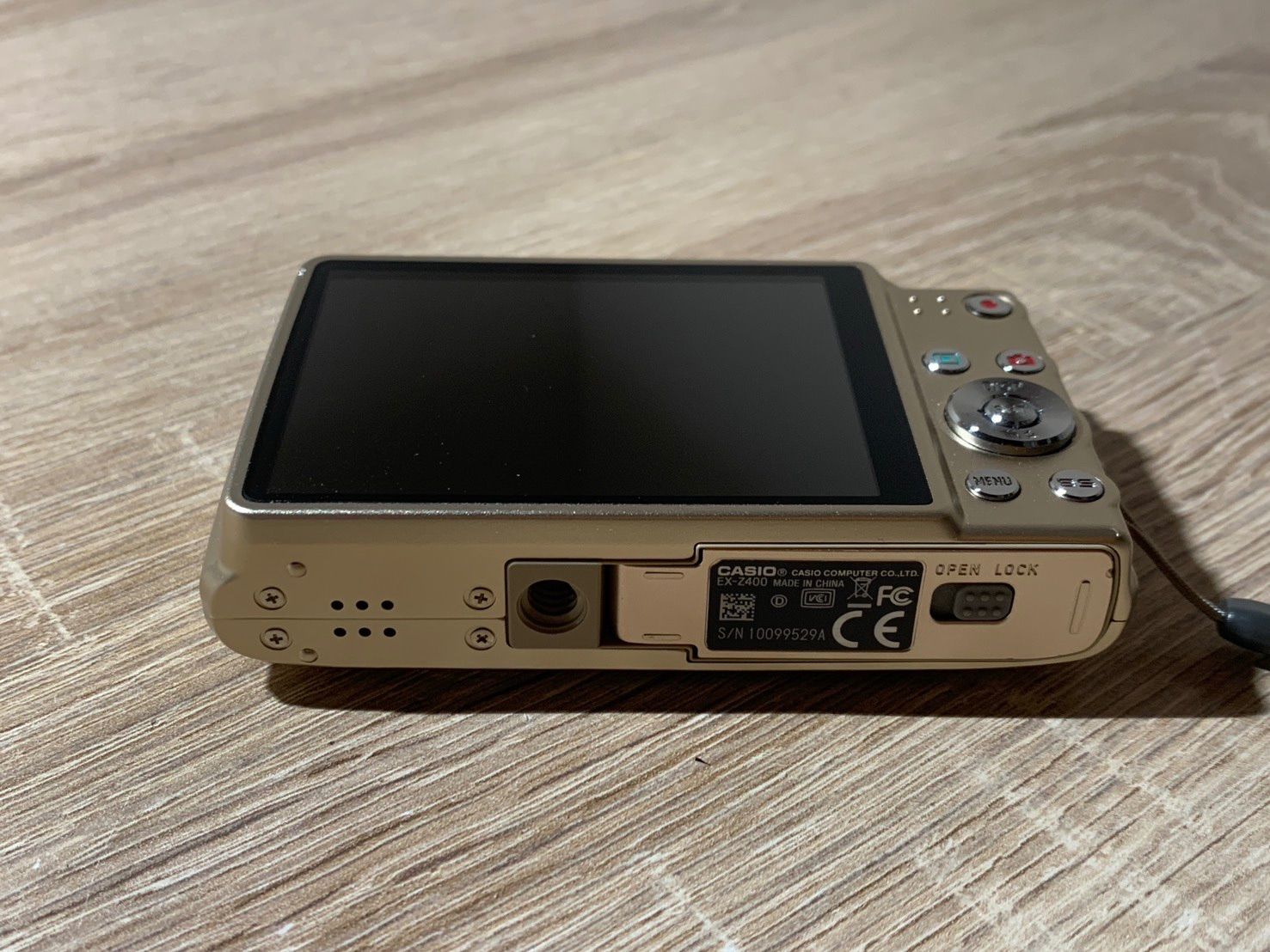 0461 Casio EXILIM EX-Z400 ゴールド デジカメ 動作確認済み 【ネ