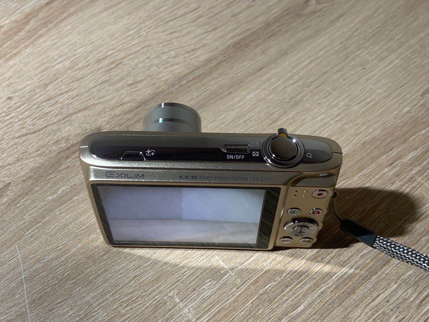 0461 Casio EXILIM EX-Z400 ゴールド デジカメ 動作確認済み 【ネ