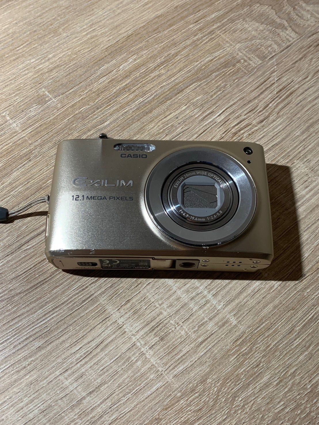 0461 Casio EXILIM EX-Z400 ゴールド デジカメ 動作確認済み 【ネ