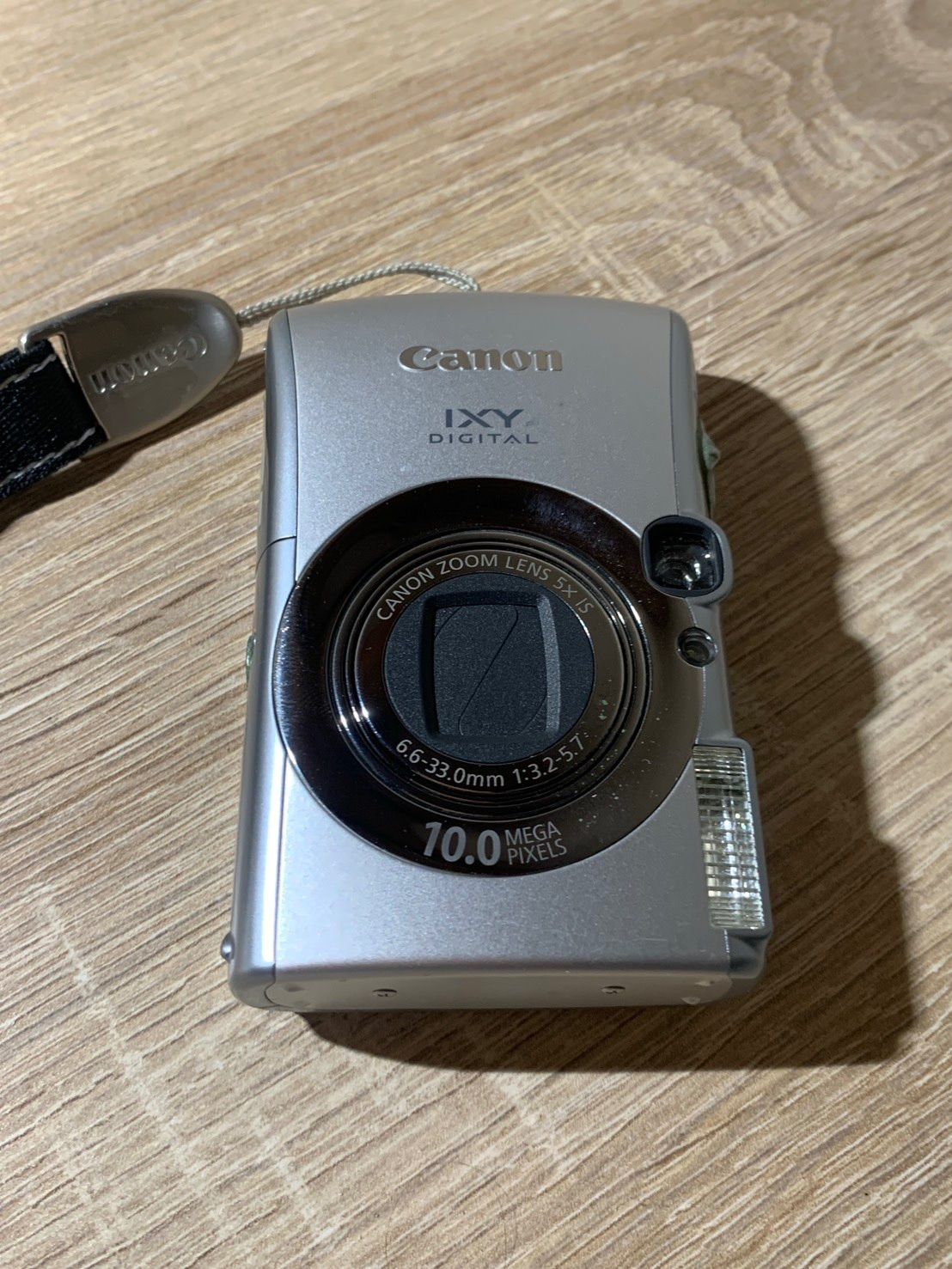 0485 Canon IXY DIGITAL 820 IS シルバー デジカメ 動作確認済み 美品 【コ】