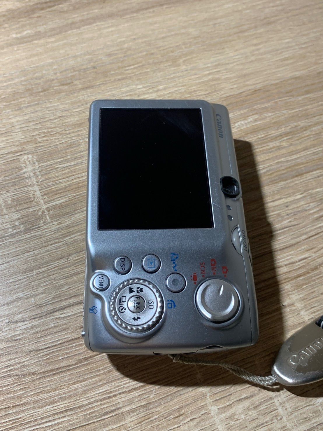 0485 Canon IXY DIGITAL 820 IS シルバー デジカメ 動作確認済み 美品 【コ】