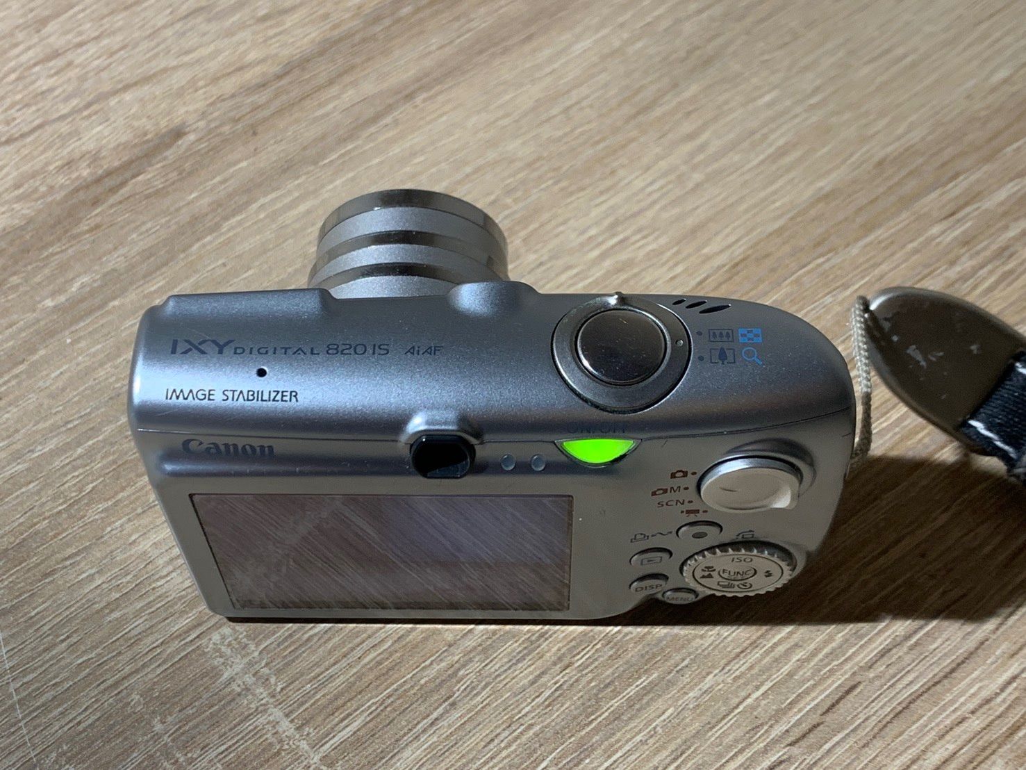 0485 Canon IXY DIGITAL 820 IS シルバー デジカメ 動作確認済み 美品 【コ】