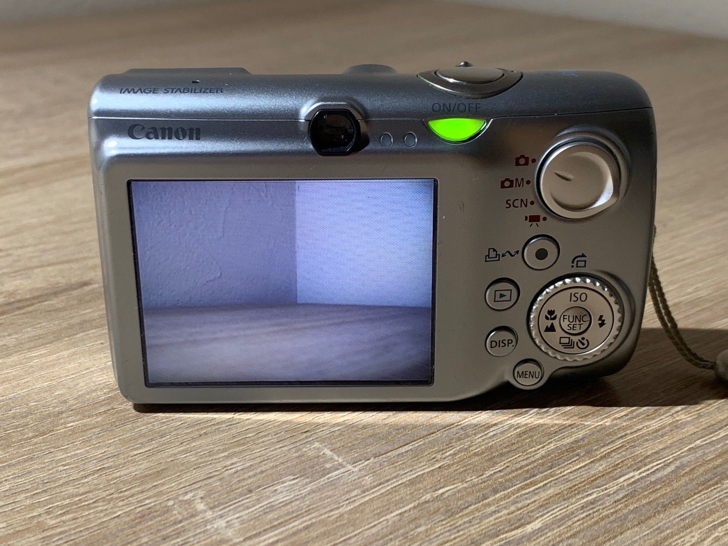 0485 Canon IXY DIGITAL 820 IS シルバー デジカメ 動作確認済み 美品 【コ】
