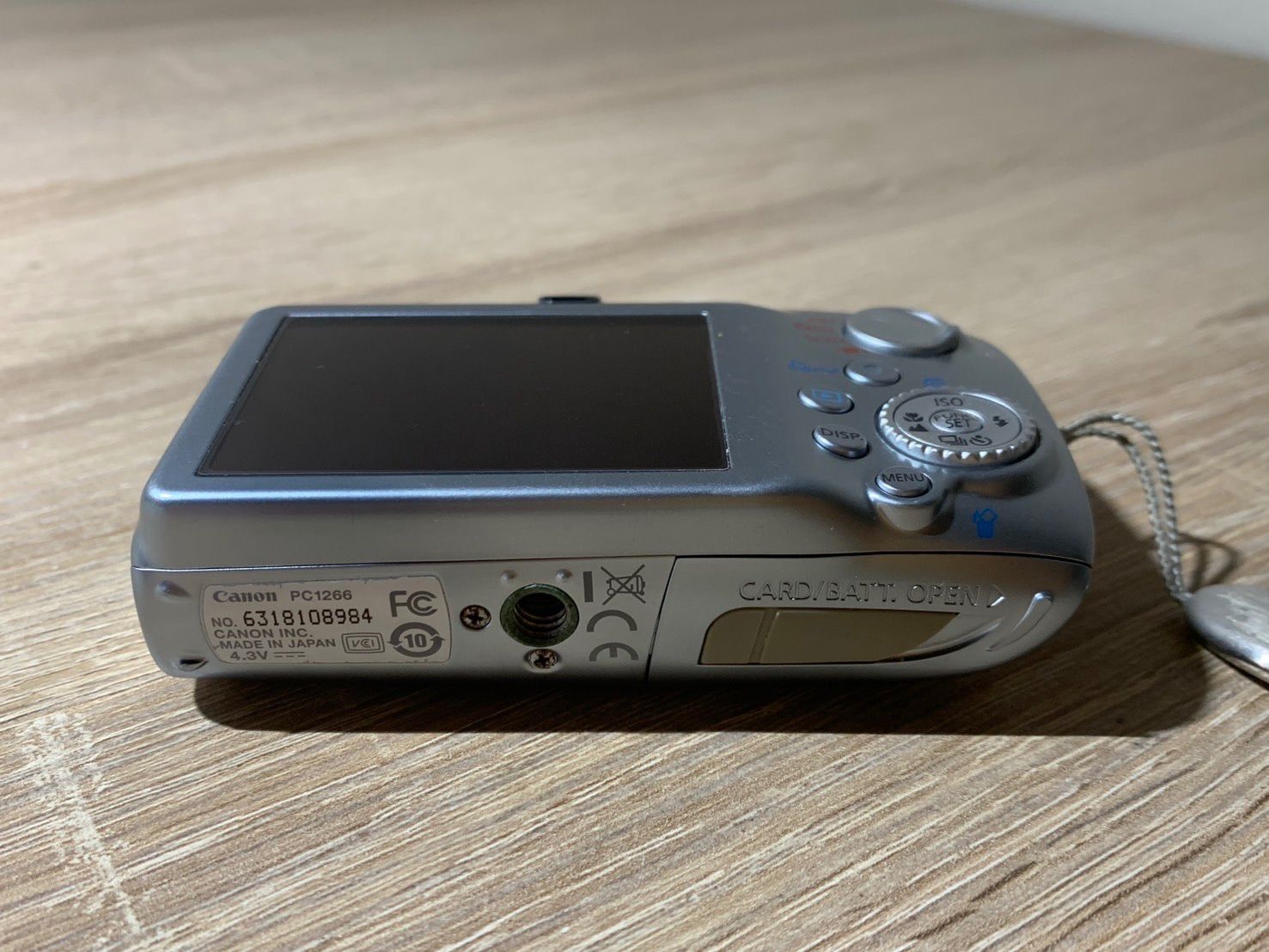 0485 Canon IXY DIGITAL 820 IS シルバー デジカメ 動作確認済み 美品 【コ】