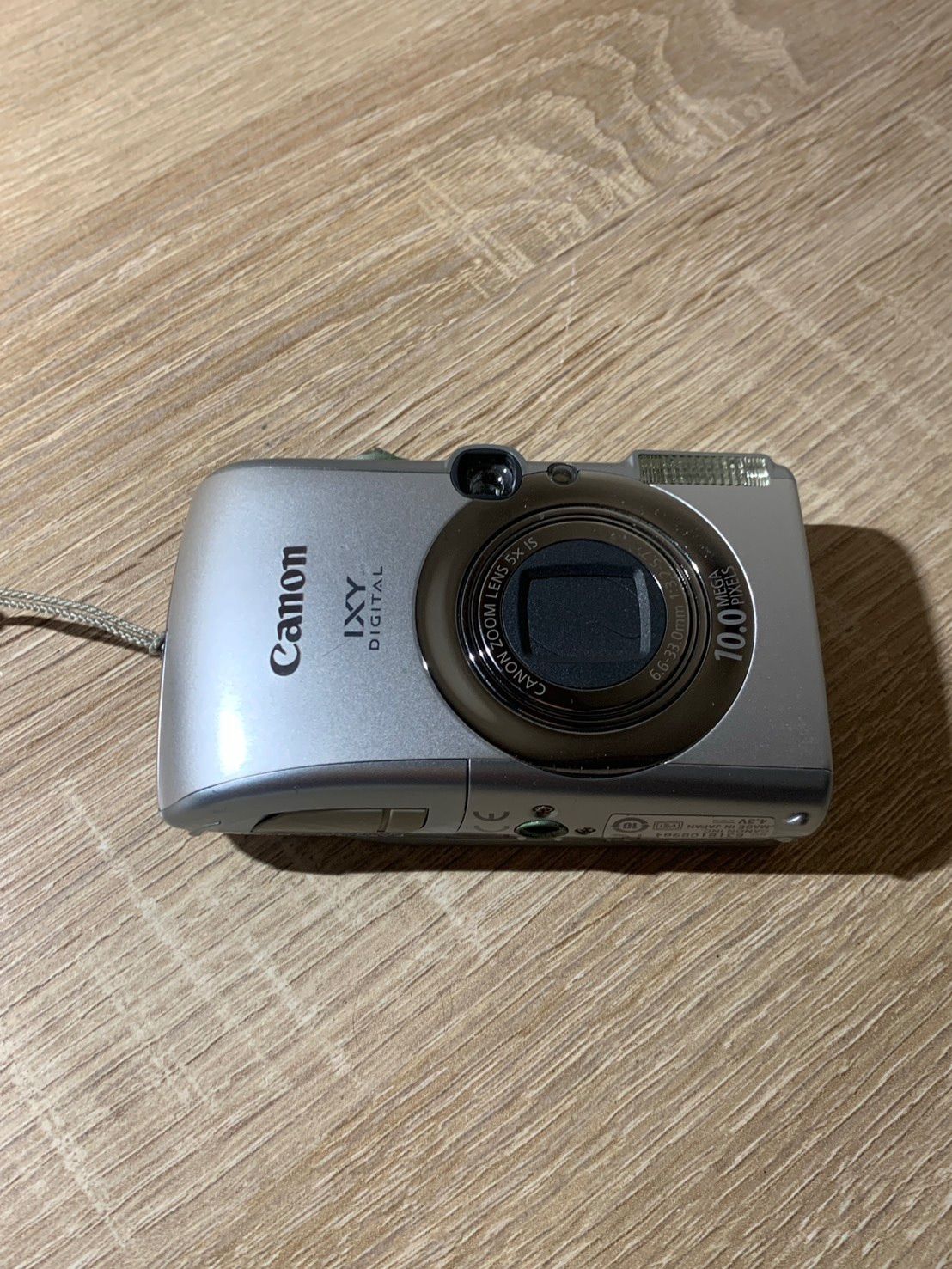 0485 Canon IXY DIGITAL 820 IS シルバー デジカメ 動作確認済み 美品 【コ】