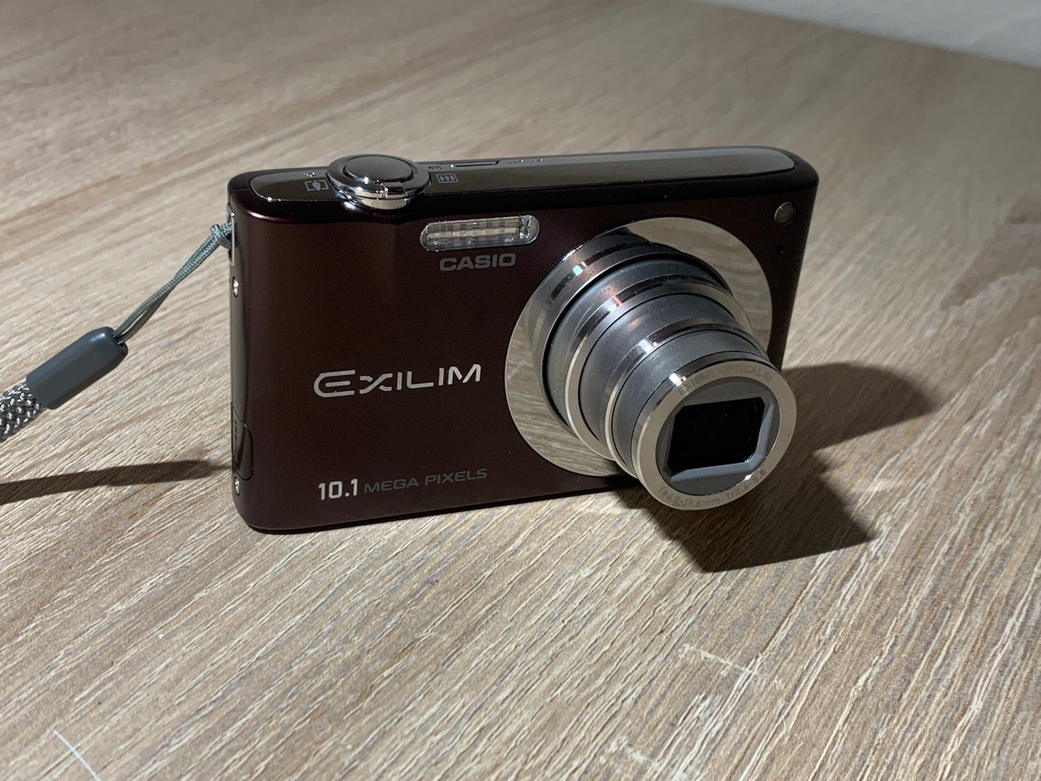 0313 Casio EXILIM EX-Z100 ブラウン デジカメ 動作確認済み 【ネ