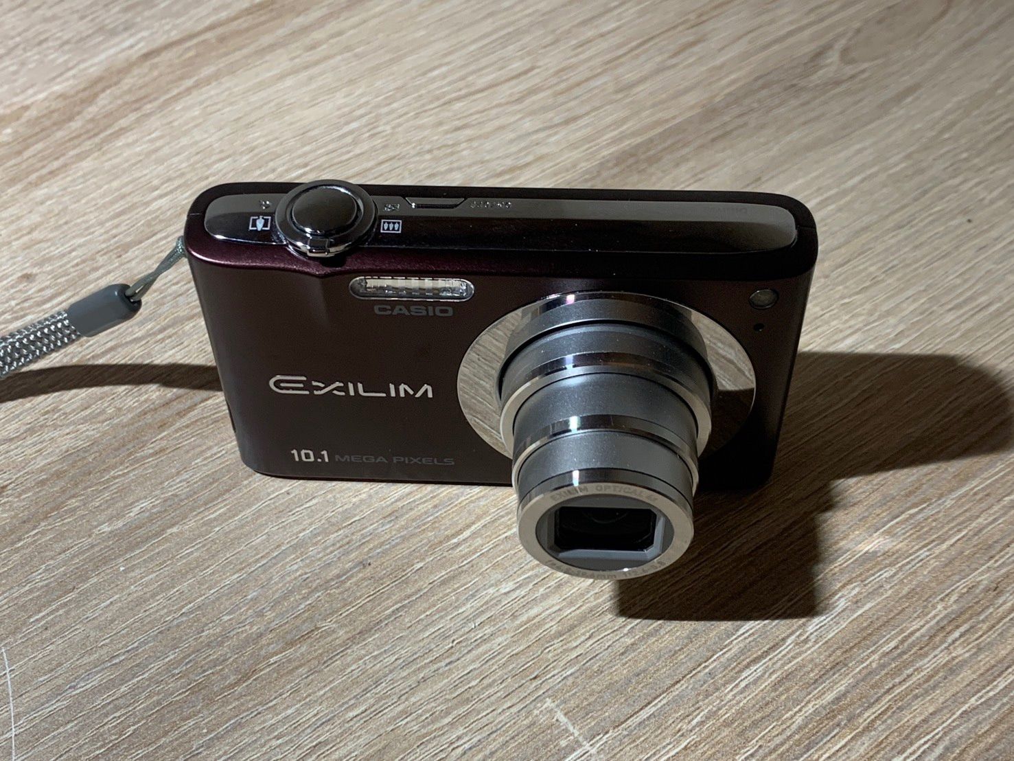 0313 Casio EXILIM EX-Z100 ブラウン デジカメ 動作確認済み 【ネ
