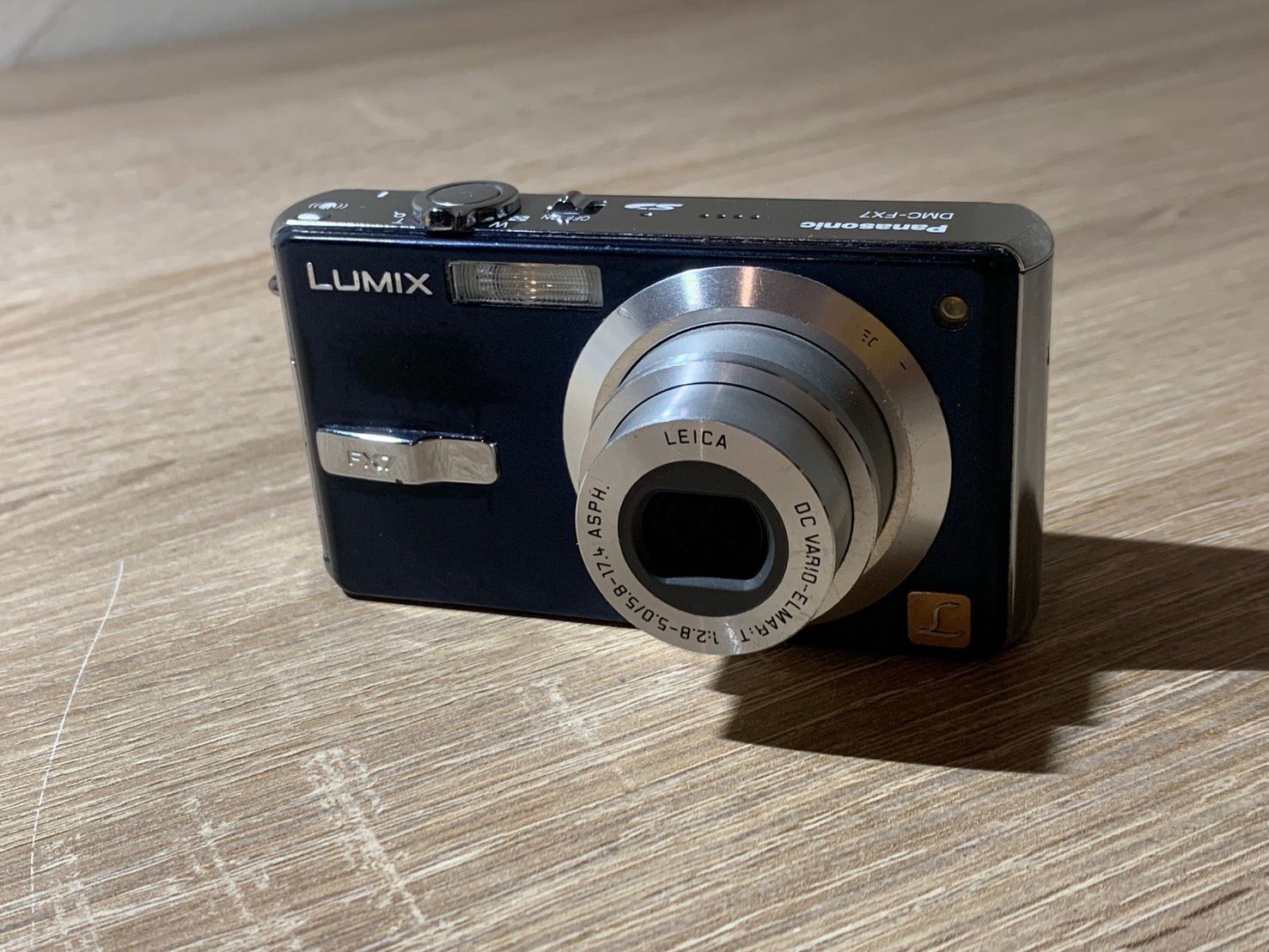 0320 Panasonic Lumix DMC-FX7 ブルー デジカメ 動作確認済み 【ネ