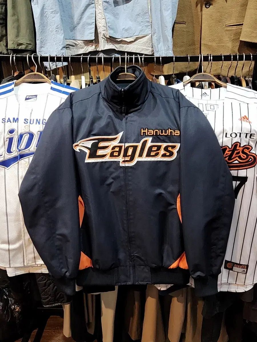 (105) Hanwhae Eagles(ハンファ・イーグルス) スタジャン ブラック スタジアム ジャケット