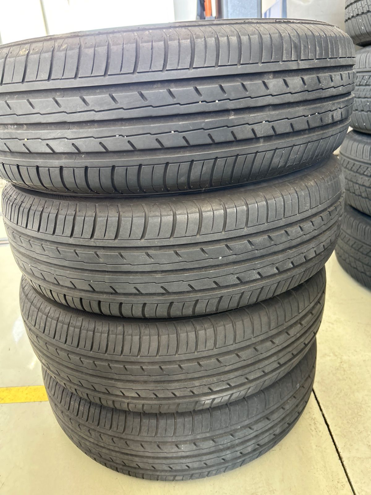 夏 ノーマル タイヤ 4本 185/70R14 ヨコハマ ブルーアースES 2024年