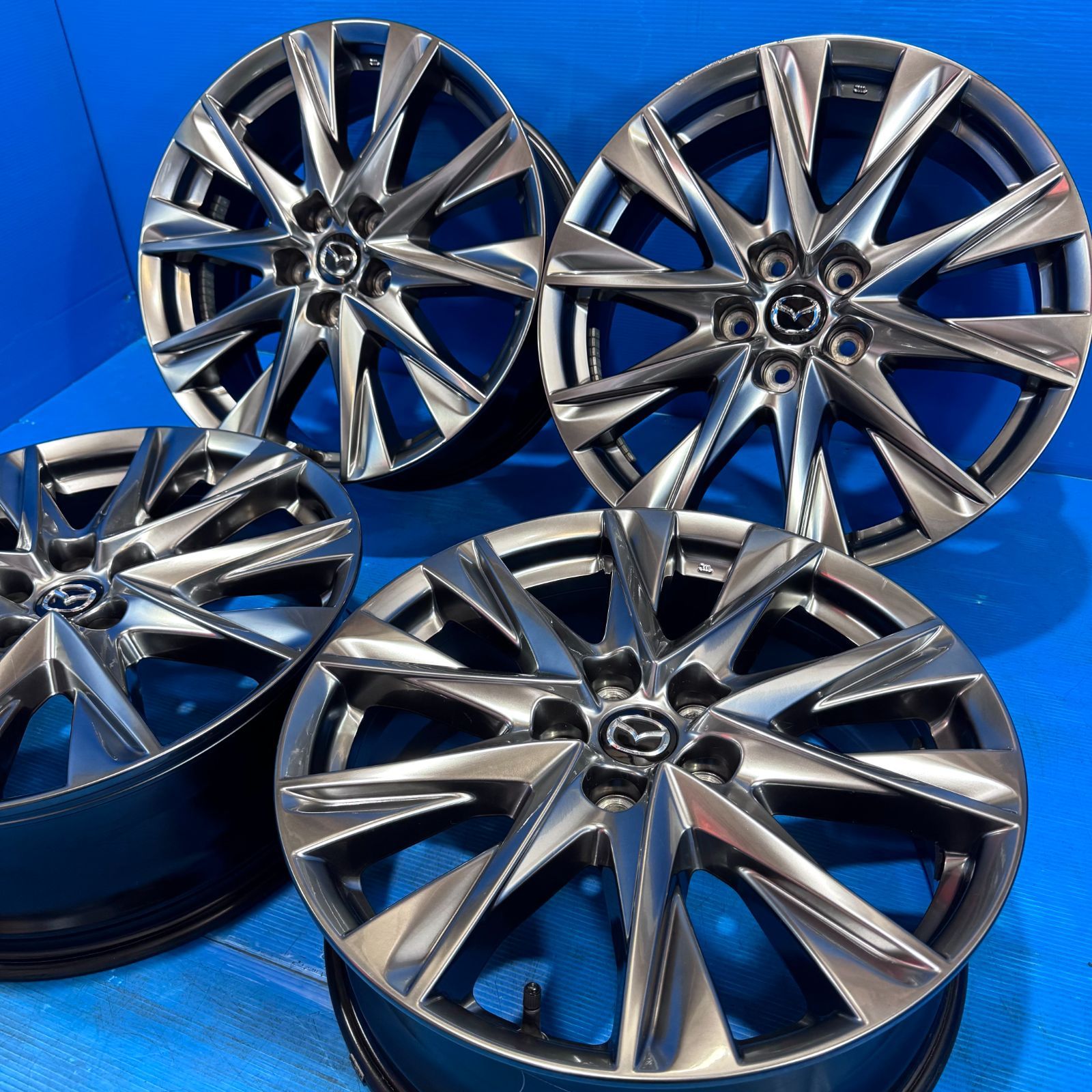 マツダ CX-8 純正ホイール 19インチ 7J +45 PCD114.3 マツダ CX-8 純正ホイール 19インチ 7J +45 PCD114.3