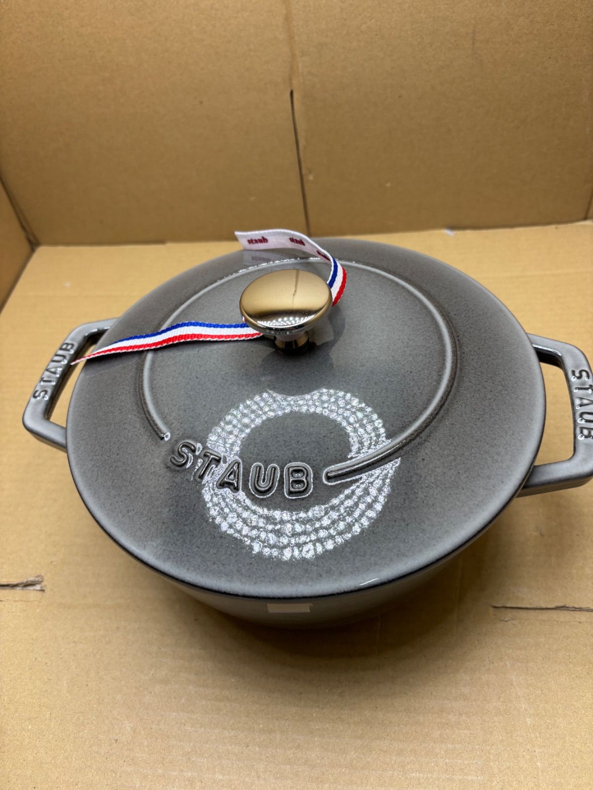 staub ストウブ ワナベ グレー 20cm IH対応 40501-010 staub ストウブ ワナベ グレー 20cm IH対応 40501-010 【公式通販】