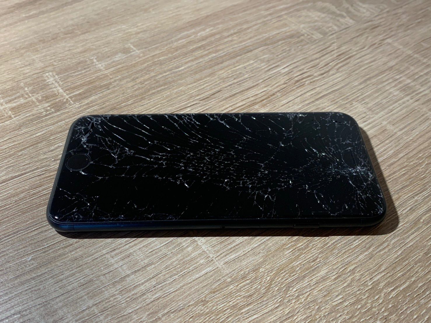 iPhone SE 3世代 256GB ブラック ジャンク品 - メルカリ