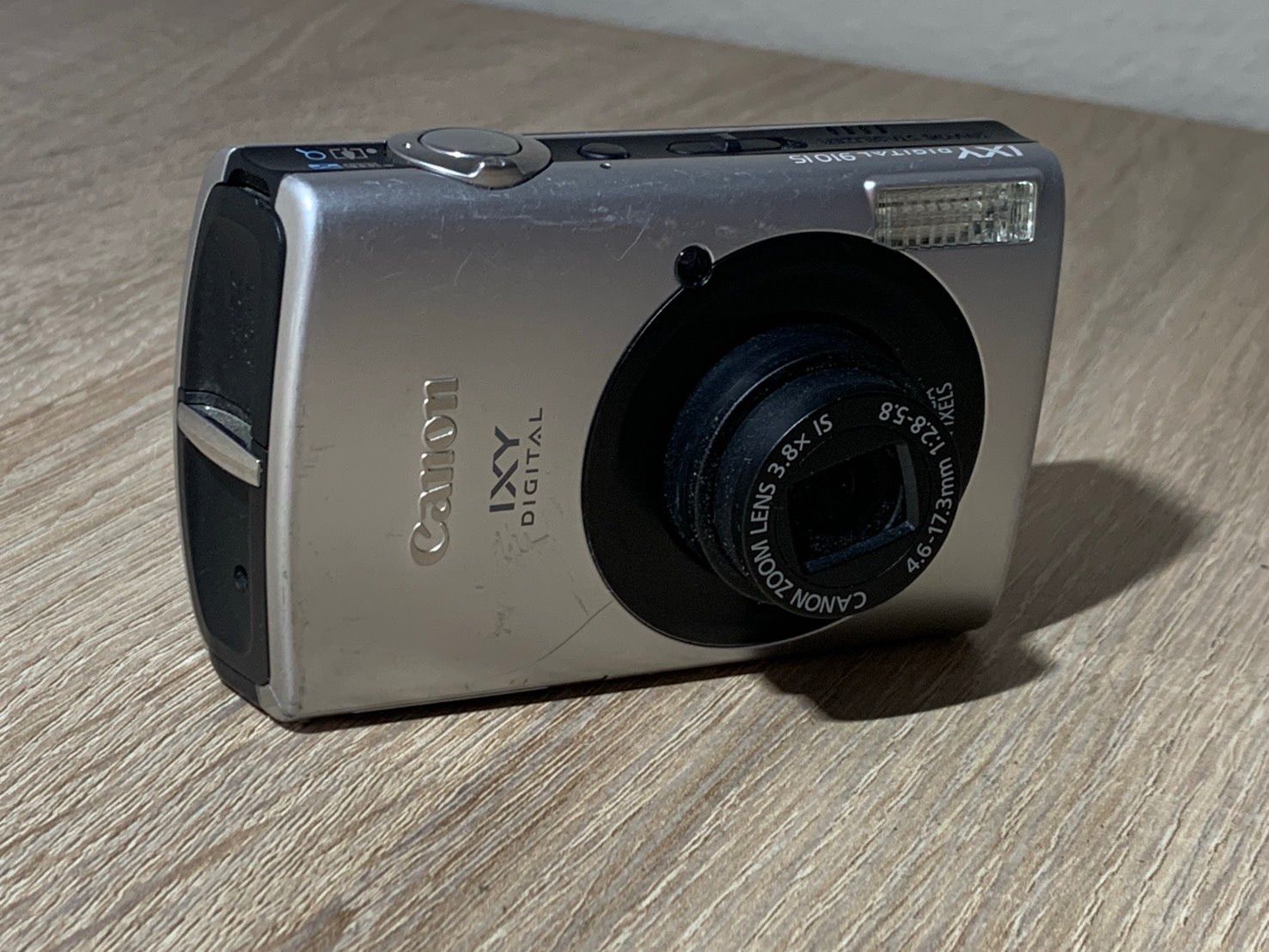 0506 Canon IXY DIGITAL 910 IS シルバー デジカメ 動作確認済み 【ネ