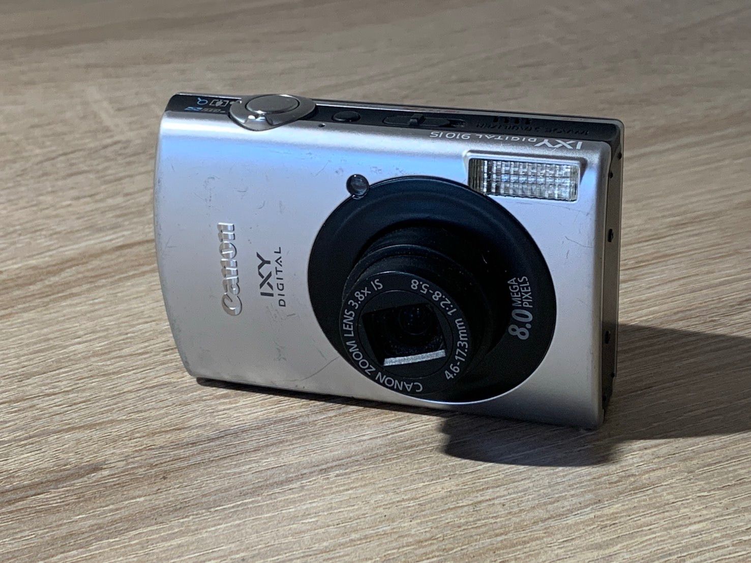 0506 Canon IXY DIGITAL 910 IS シルバー デジカメ 動作確認済み 【ネ