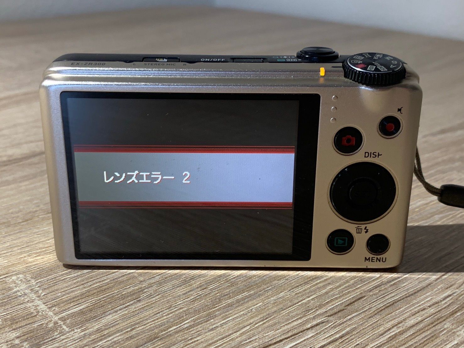 0578 Casio EXILIM EX-ZR300 ゴールド デジカメ ジャンク品 【ネ