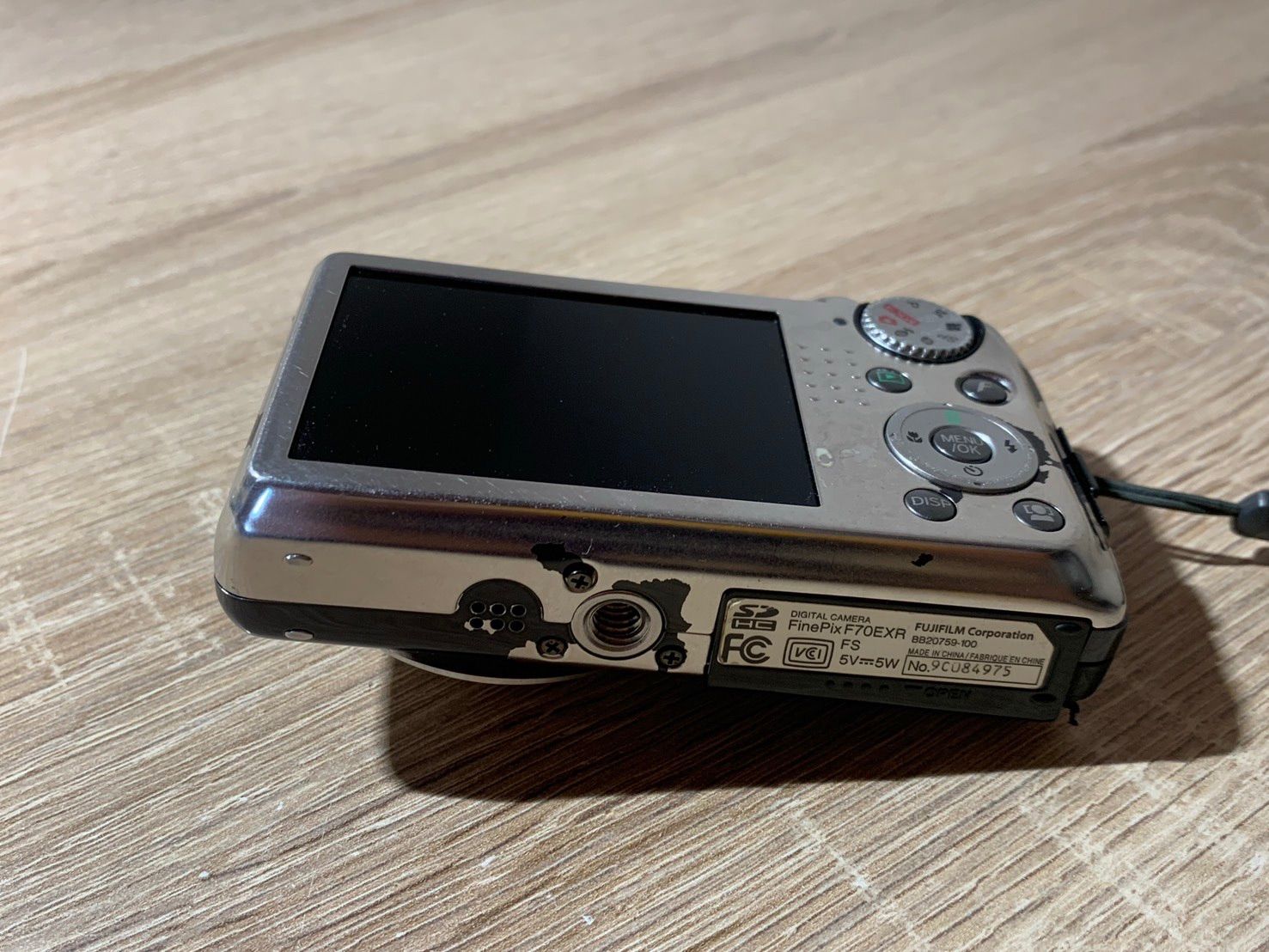 0504 FUJIFILM FINEPIX F70EXR ブラック デジカメ ジャンク品 【ネ 