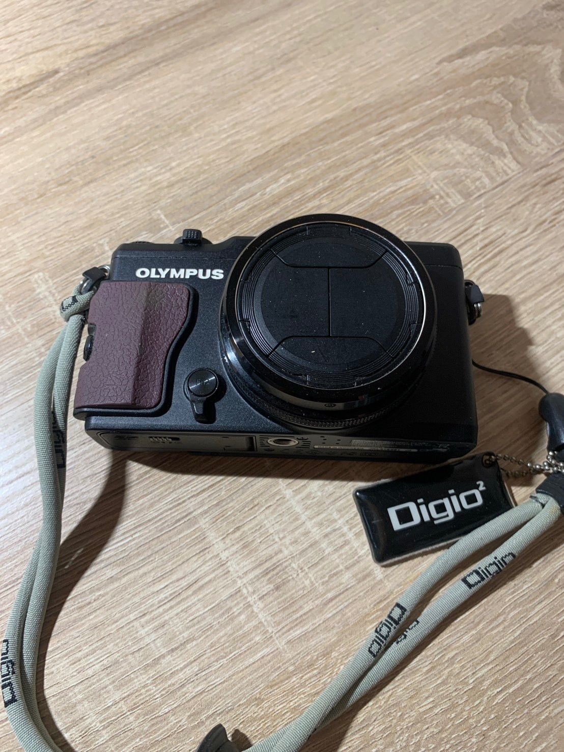 0232 OLYMPUS STYLUS XZ-2 ブラック デジカメ 動作確認済み 【コ