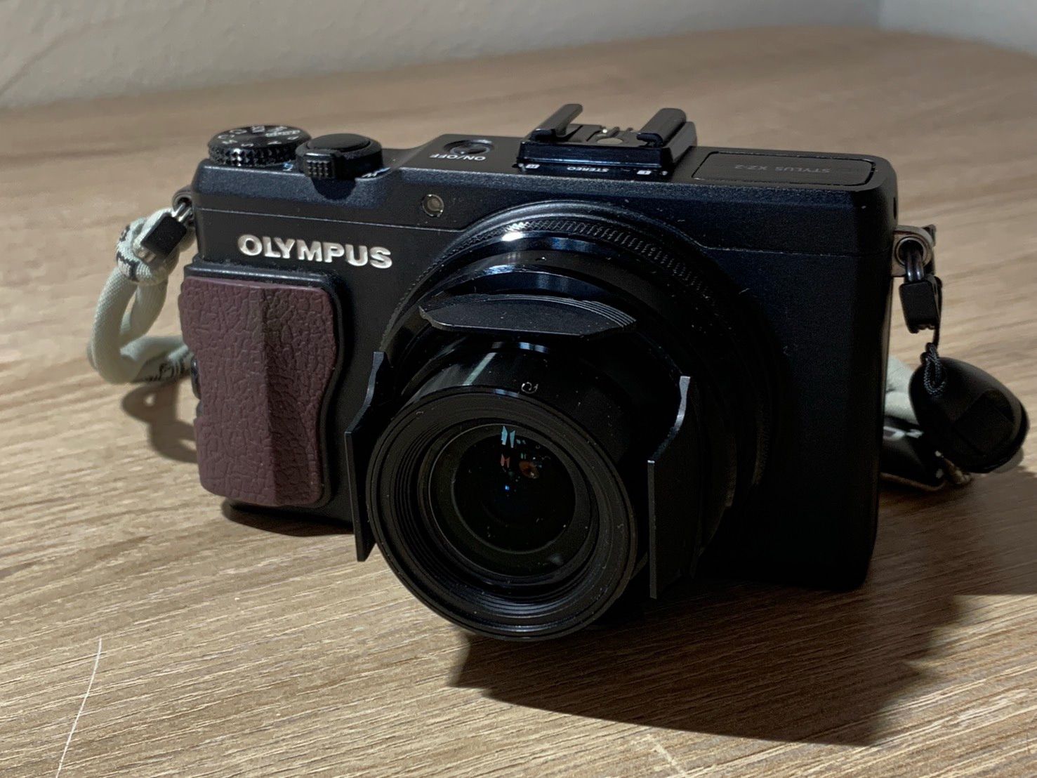 0232 OLYMPUS STYLUS XZ-2 ブラック デジカメ 動作確認済み 【コ