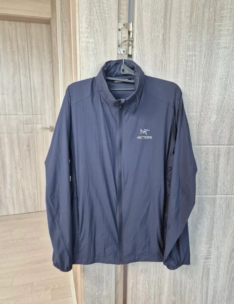 ARC'TERYX アークテリクス 軽さ ノディ ジャケット M (100)