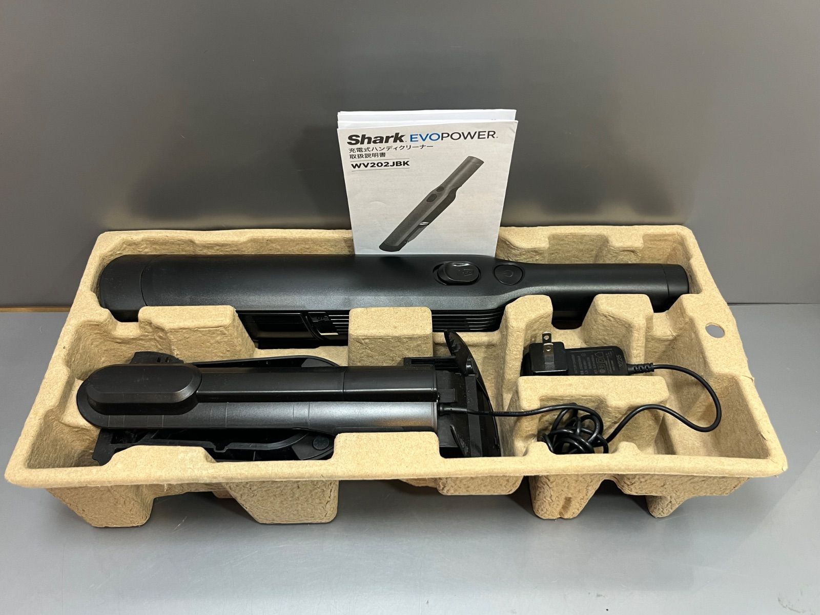 【未使用に近い】 Shark / シャーク　充電式ハンディクリーナー EVOPOWER W20 WV202JBK