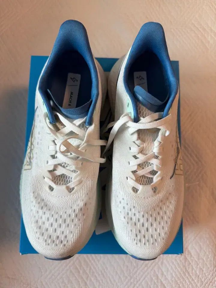 HOKA ONE ONE 麻 MAHA 6 250 2E(ワイド)