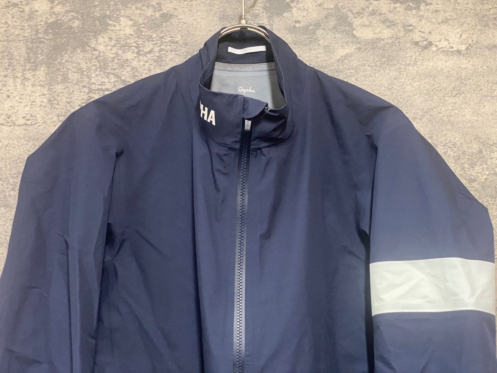 KD620 ラファ Rapha PRO TEAM RAIN JACKET 長袖 サイクルジャケット 紺 M KD620 ラファ Rapha PRO TEAM RAIN JACKET 長袖 サイクルジャケット 紺 M