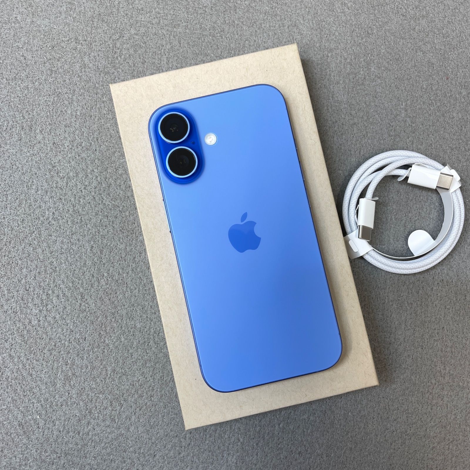 iPhone 16 128GB ウルトラマリン SIMフリー Aランク - メルカリ