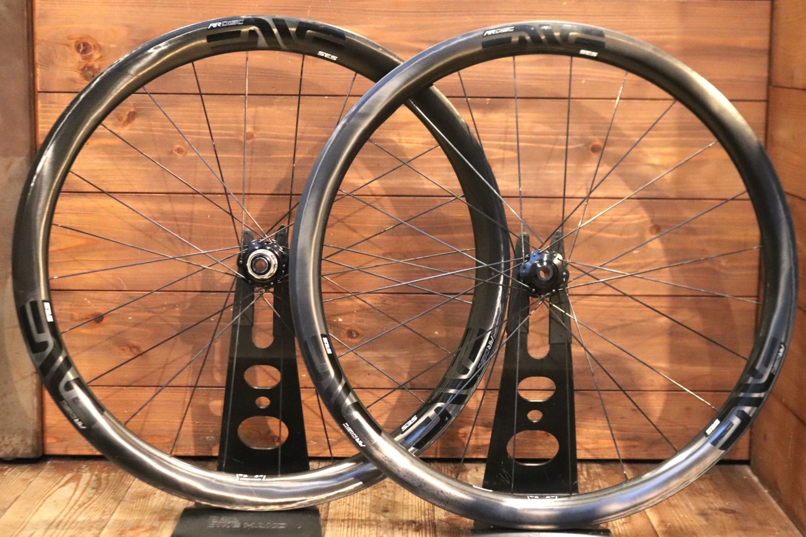 エンヴィ ENVE SES3.4 AR DISC カーボン チューブレスレディ ホイールセット シマノ11S/12S フックレスリム 25C 【東京南麻布店】