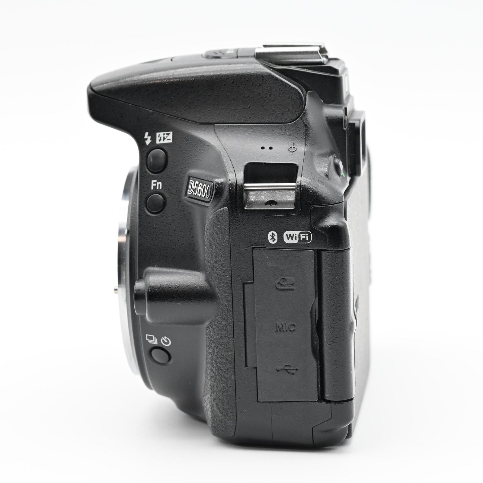 Nikon D5600 ボディ  ショット数20718　ジャンク Nikon D5600 ボディ ショット数20718 ジャンク - メルカリ