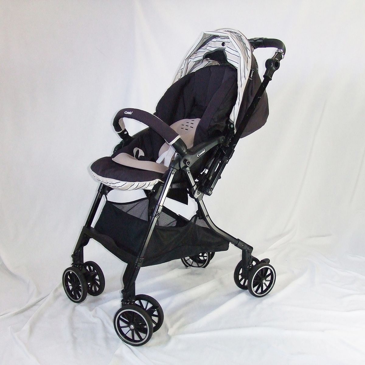 お得っ！厳選】ベビーカー コンビ Combi スゴカル 4キャス compact 