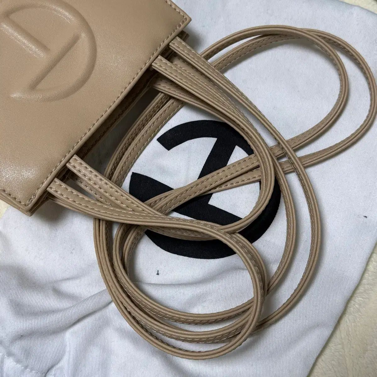 Telfar テルファー スモール お買い物バッグ クリーム - メルカリ