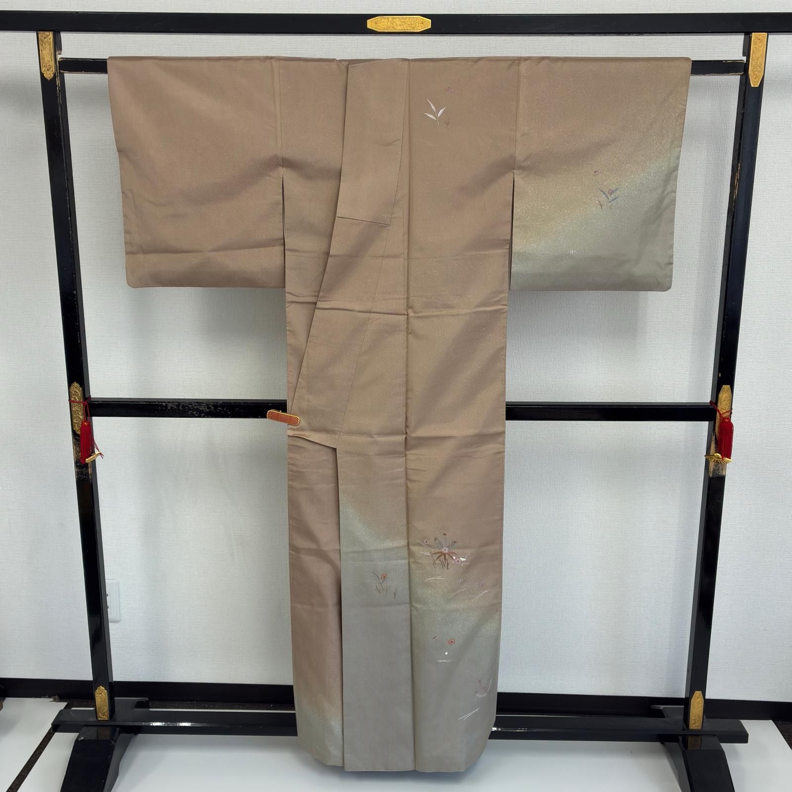お値打ち品　付け下げ　たたき染め　抽象模様　着物　006k どうしても、、黒が好きなんですよね。やはり。 純一郎さんのロウ